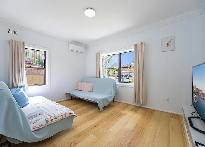 Belmore Brand New Renovated 3Br House Ac & Parking