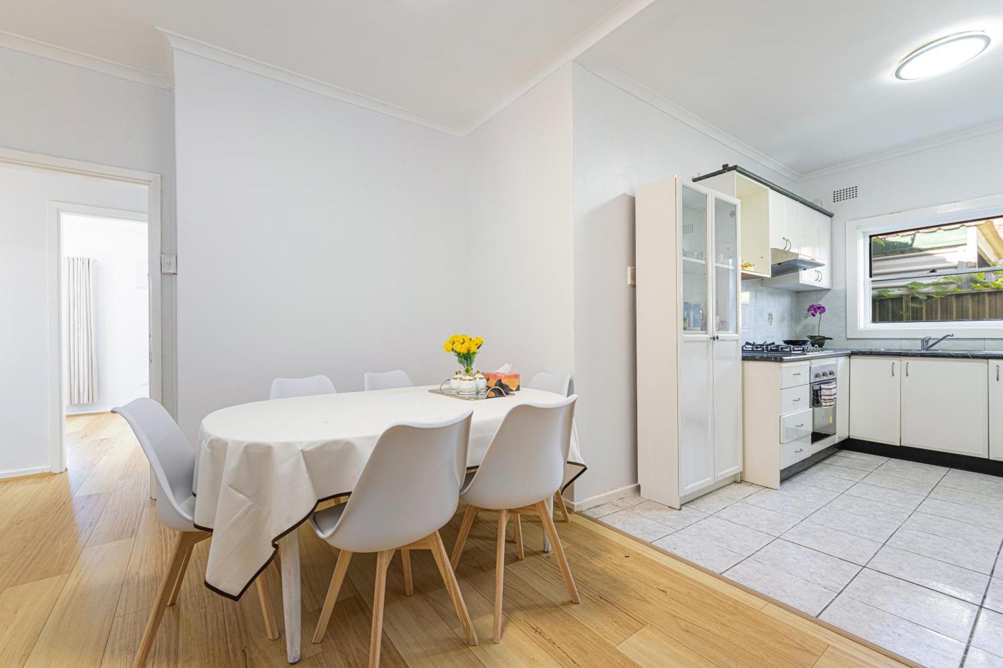 Holiday home Belmore Brand New Renovated 3br House Ac & Parking