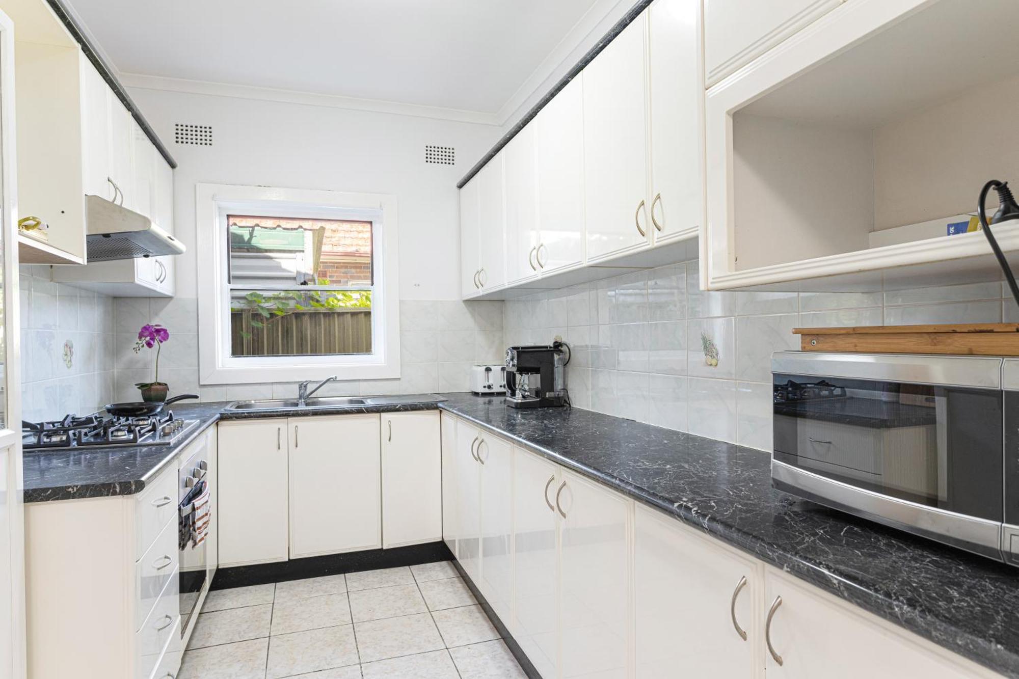 Belmore Brand New Renovated 3br House Ac & Parking *