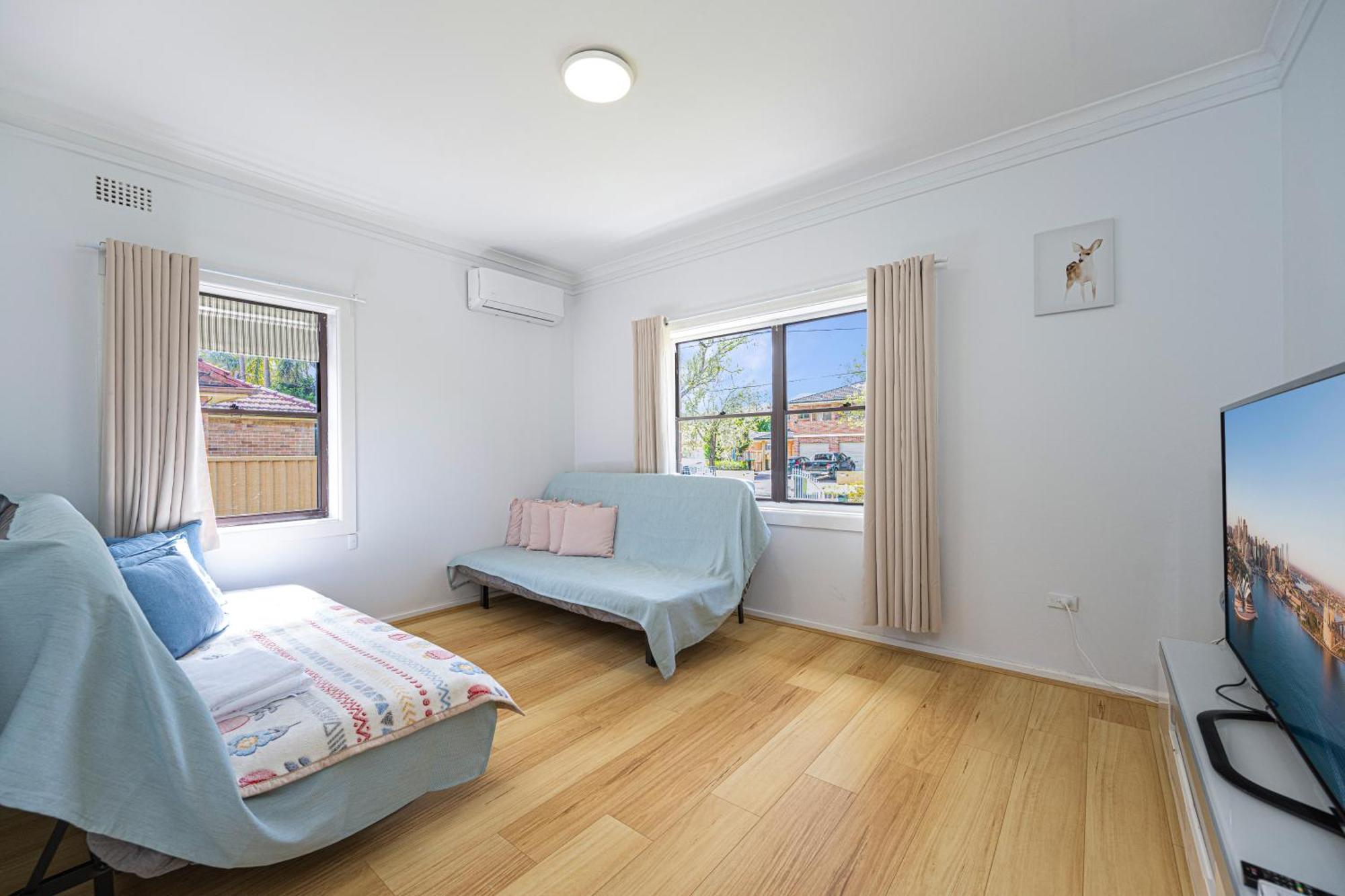 Belmore Brand New Renovated 3br House Ac & Parking